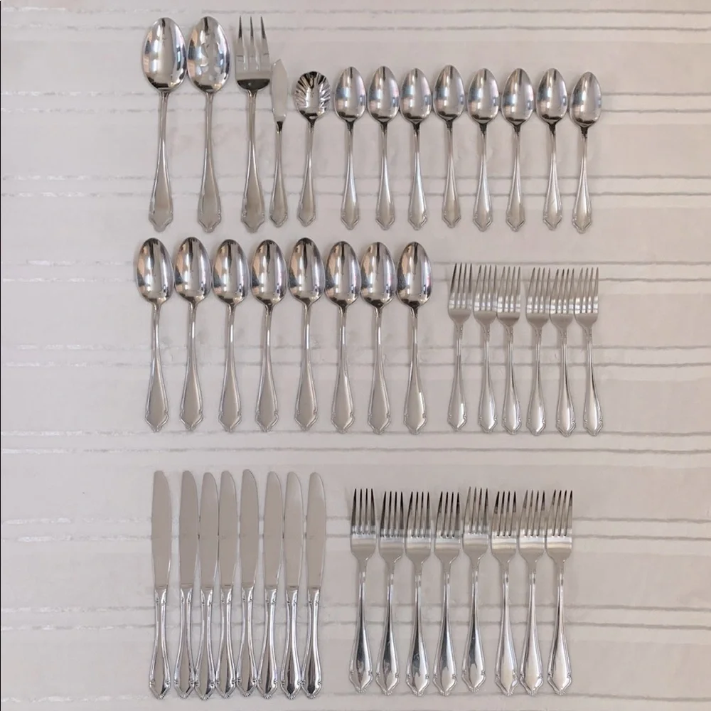 Isaac Mizrahi Elegant Stainless Silver Flatware 43 Pieces Cutlery Set